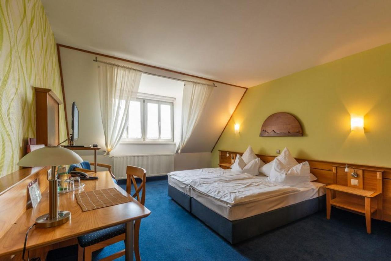 Biobausewein Wein Hotel Leben Iphofen Luaran gambar